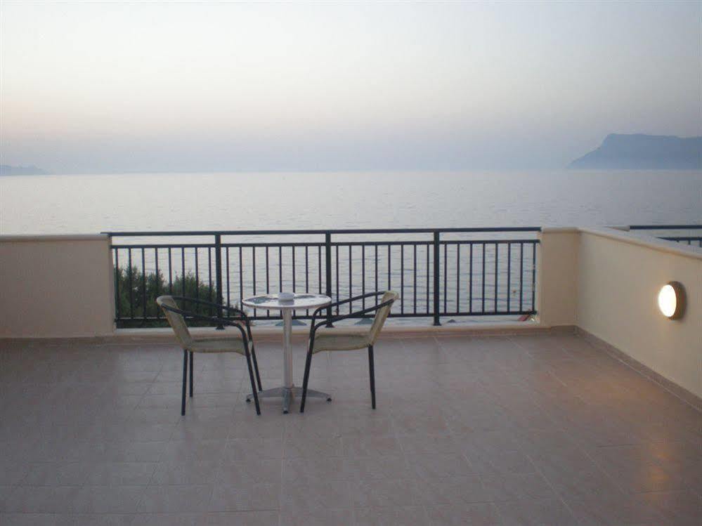 Mesogios Beach Korfalonas Exterior photo